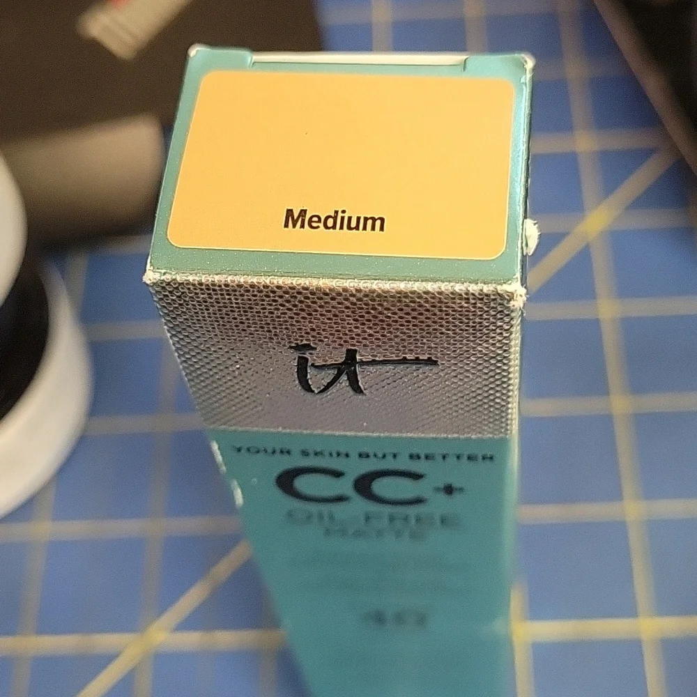 IT Cosmetics Cream Silver Foundation SPF NEW 32ml